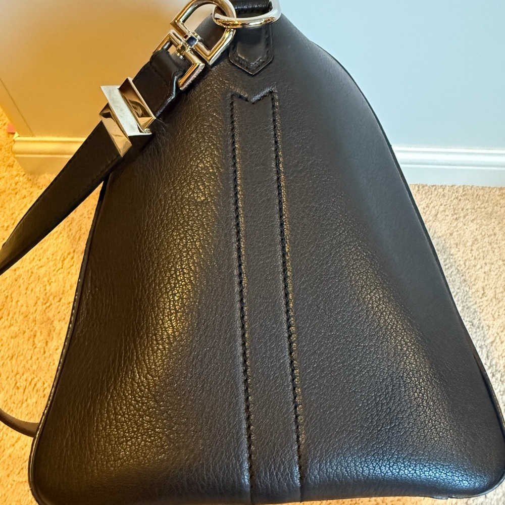 Givenchy bag - Picture 3 of 12